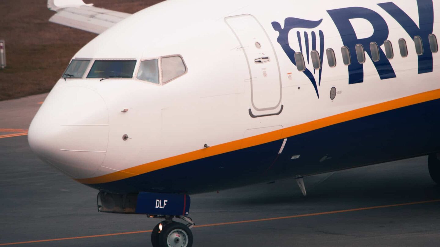 ryanair hàng không châu âu